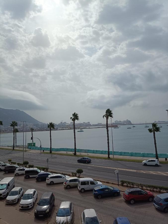 Vistas A 3 Paises Y 2 Continentes 1º Linea De Playa A 5 Minutos De Gibraltar Apartamento La Línea de la Concepción Exterior foto