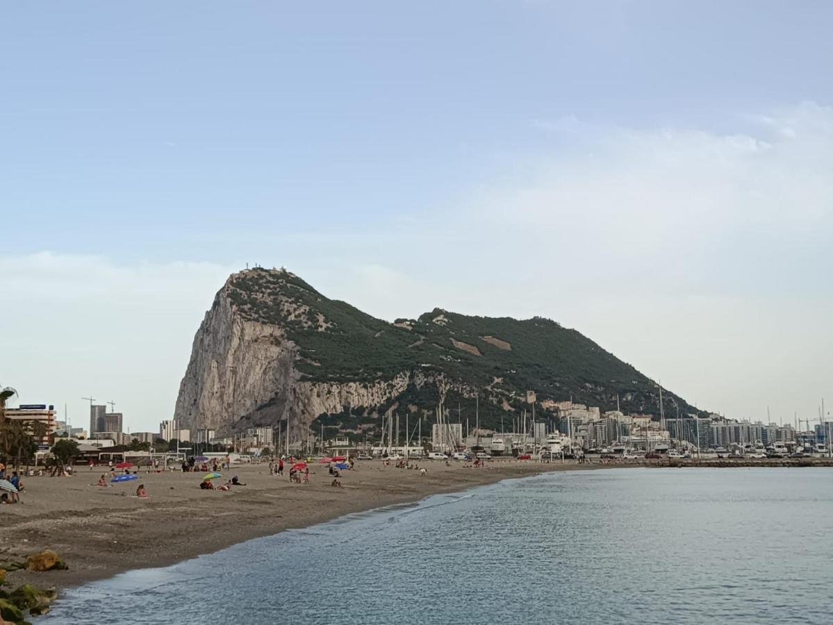 Vistas A 3 Paises Y 2 Continentes 1º Linea De Playa A 5 Minutos De Gibraltar Apartamento La Línea de la Concepción Exterior foto